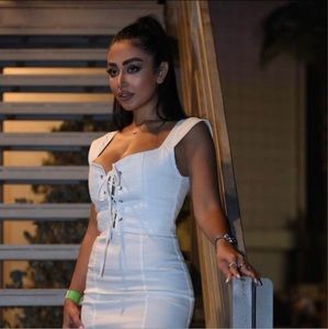 Meet your Posher, Neshat